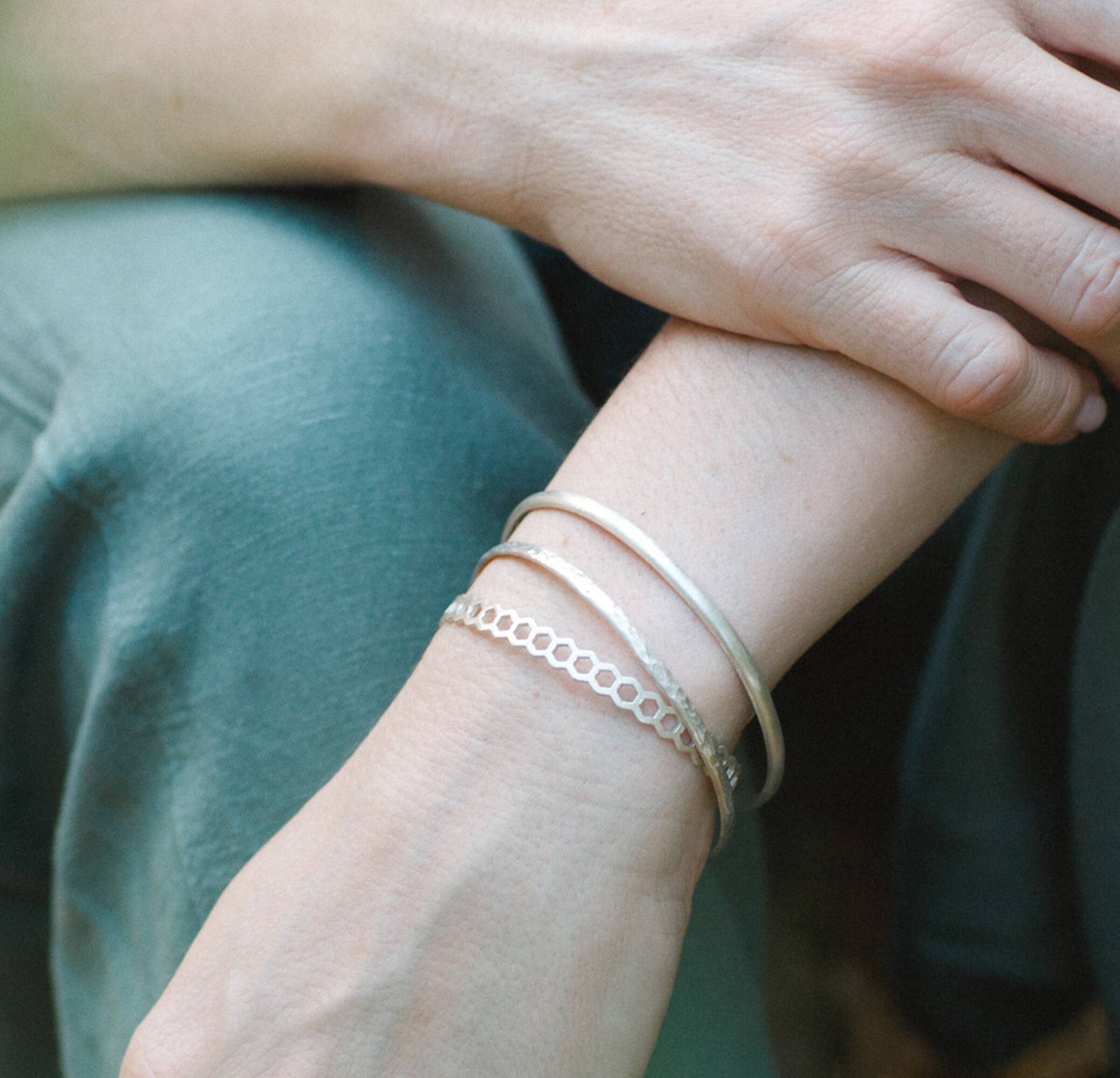 Personalisiertes Armband Aus 925Er Silber Mit Gravur, Offener Armreif, Personalisierter Handgemacht, Unisex von creatingjewellerygr