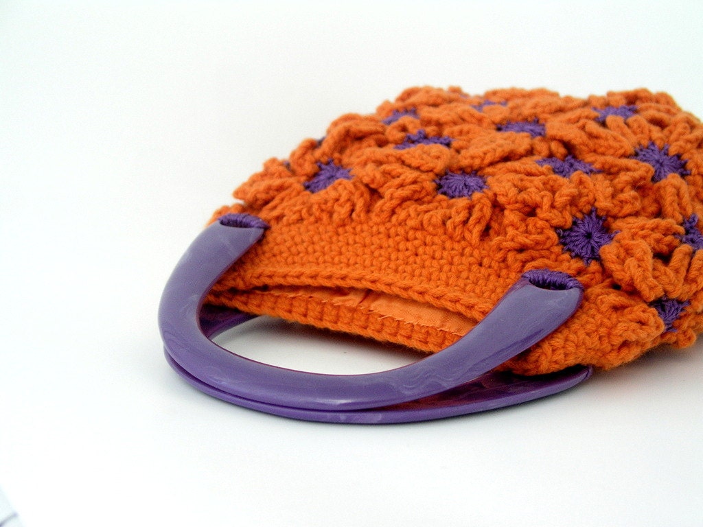 Kleine Häkeltasche, Orange Mandarine, Lila, Gänseblümchenblume Gemustert, Textur, Lila Harzgriff, Quadratisch, Natur Inspiriert, Boho, Funky Kleine Häkeltasche, Orange Mandarine, Lila, Gänseblümchenblume Gemustert, Textur, Lila Harzgriff, Quadratisch, Natur Inspiriert, Boho, Funky von creationsbyeve