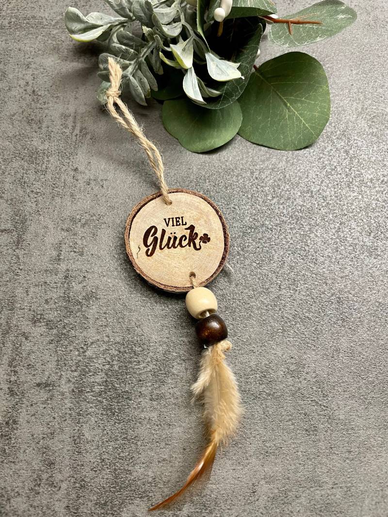 Glücksbringer Aus Birkenholzscheibe | Geschenkanhänger Holz Schlüsselanhänger Spiegelanhänger Kleines Geschenk Glücksbringer Aus Birkenholzscheibe | Geschenkanhänger Holz Schlüsselanhänger Spiegelanhänger Kleines Geschenk von NicolasLaserstube