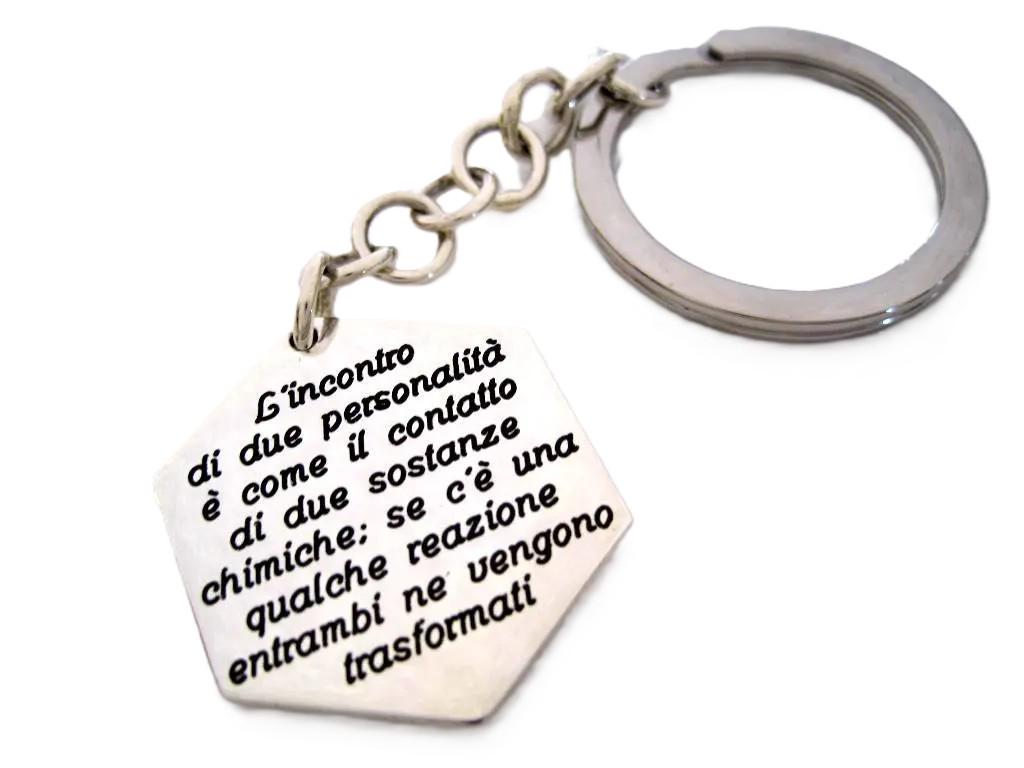 Silberner Sechseckiger Schlüsselanhänger Oder Medaille Mit Gravur von creazioniorafe