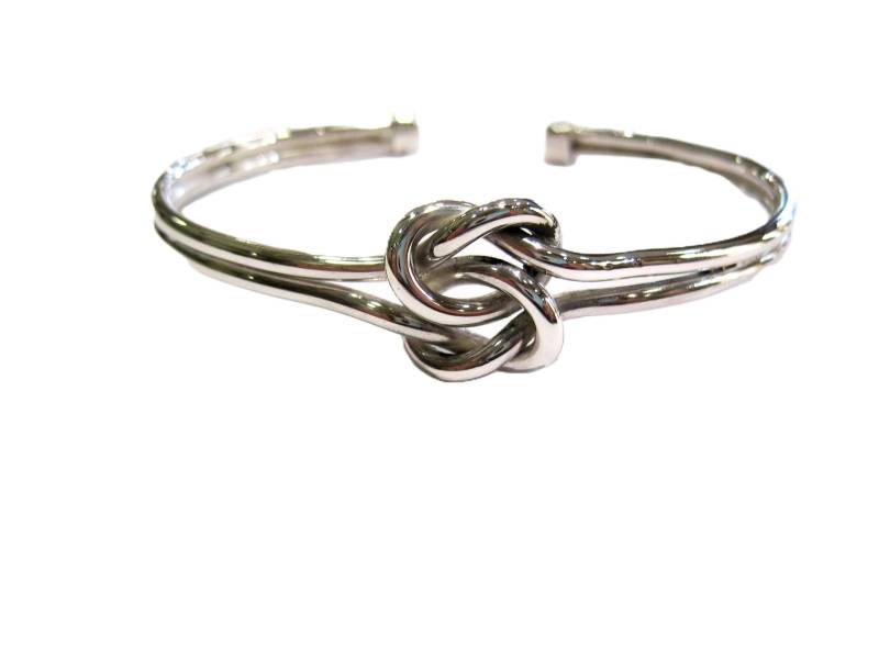 Silbernes Knotenarmband Silbernes Knotenarmband von creazioniorafe