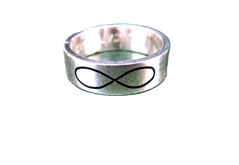 Unendlichkeits-Silberbandring Unendlichkeits-Silberbandring von creazioniorafe