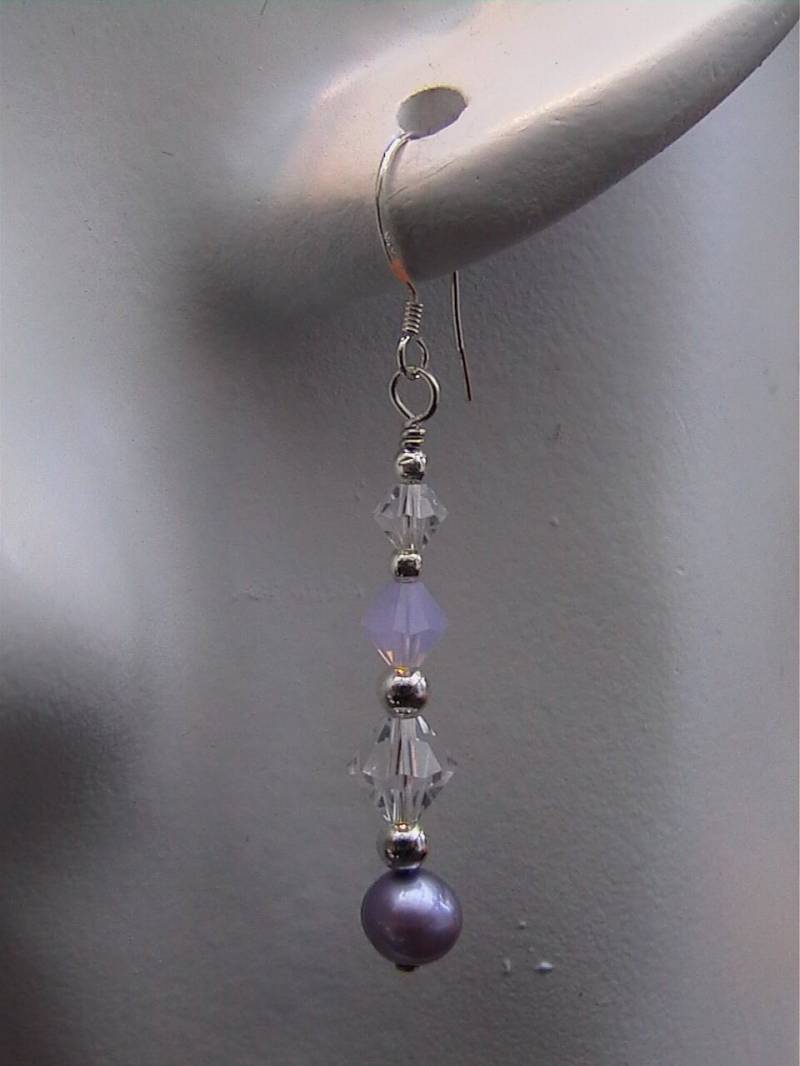 Iris - Clear Und Violet Opal Swarovski Kristalle Silbrig Helles Lila Süßwasser Perlen Ohrringe Iris - Clear Und Violet Opal Swarovski Kristalle Silbrig Helles Lila Süßwasser Perlen Ohrringe von criscreations
