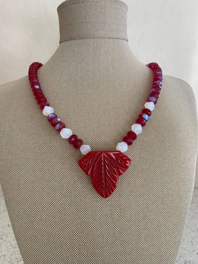 Herbst Ist Hier - Vintage Lucite Halskette Herbst Ist Hier - Vintage Lucite Halskette von cristadixon