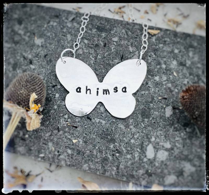 Ahimsa Schmetterling Halskette-Minimalist Schmuck-Schmetterlinge-Frühling Halskette-Frühling Schmuck-Do No Harm-Silber Halskette-Geschenk von crobinsondesign