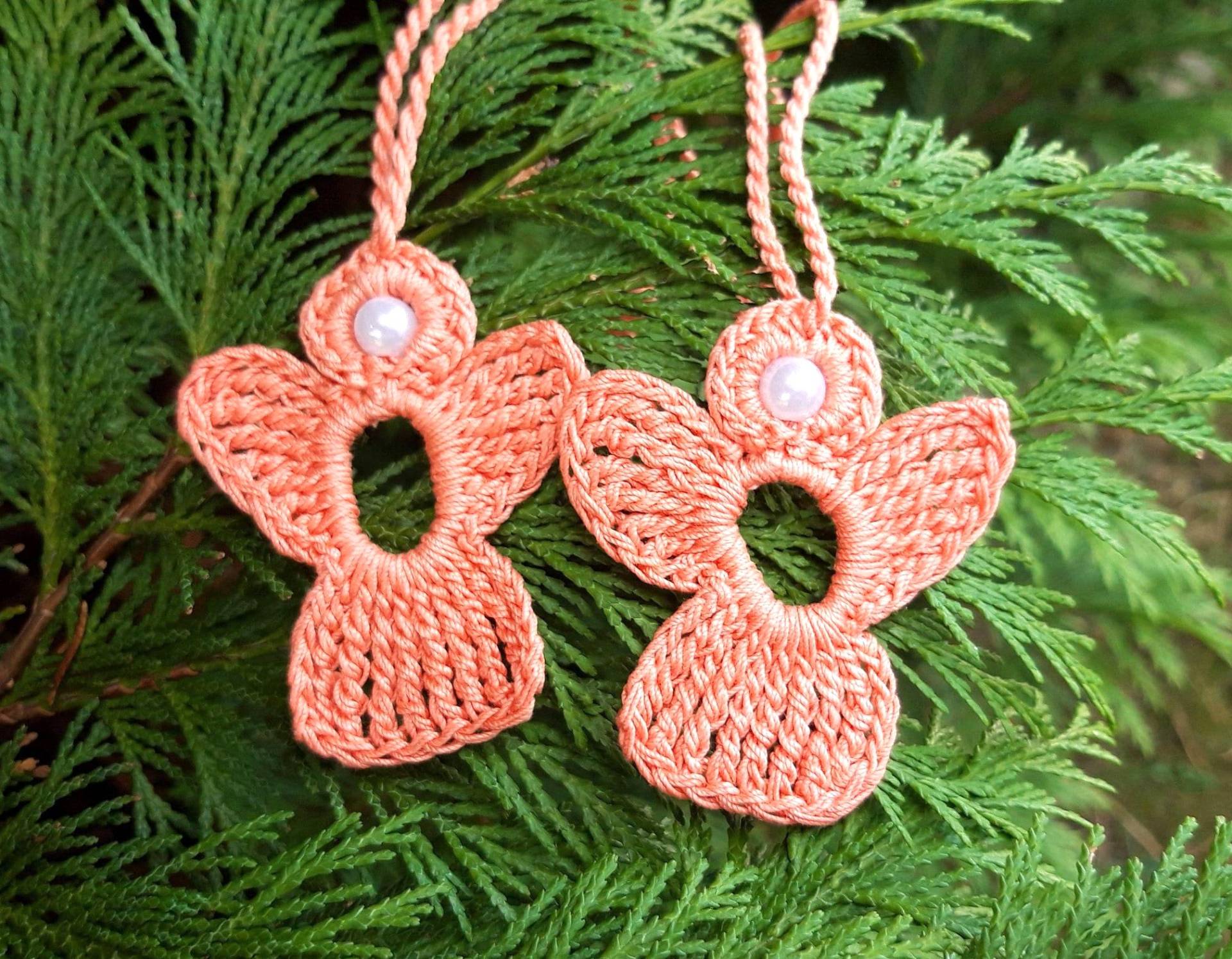 2 Engel Anhänger Gehäkelt Lachsfarben von crochet4angel