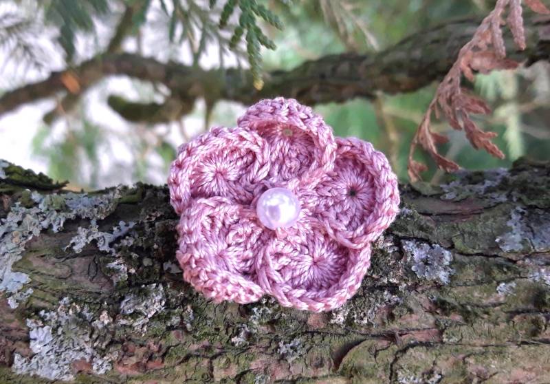 Brosche Blüte Gehäkelt Altrosa von crochet4angel