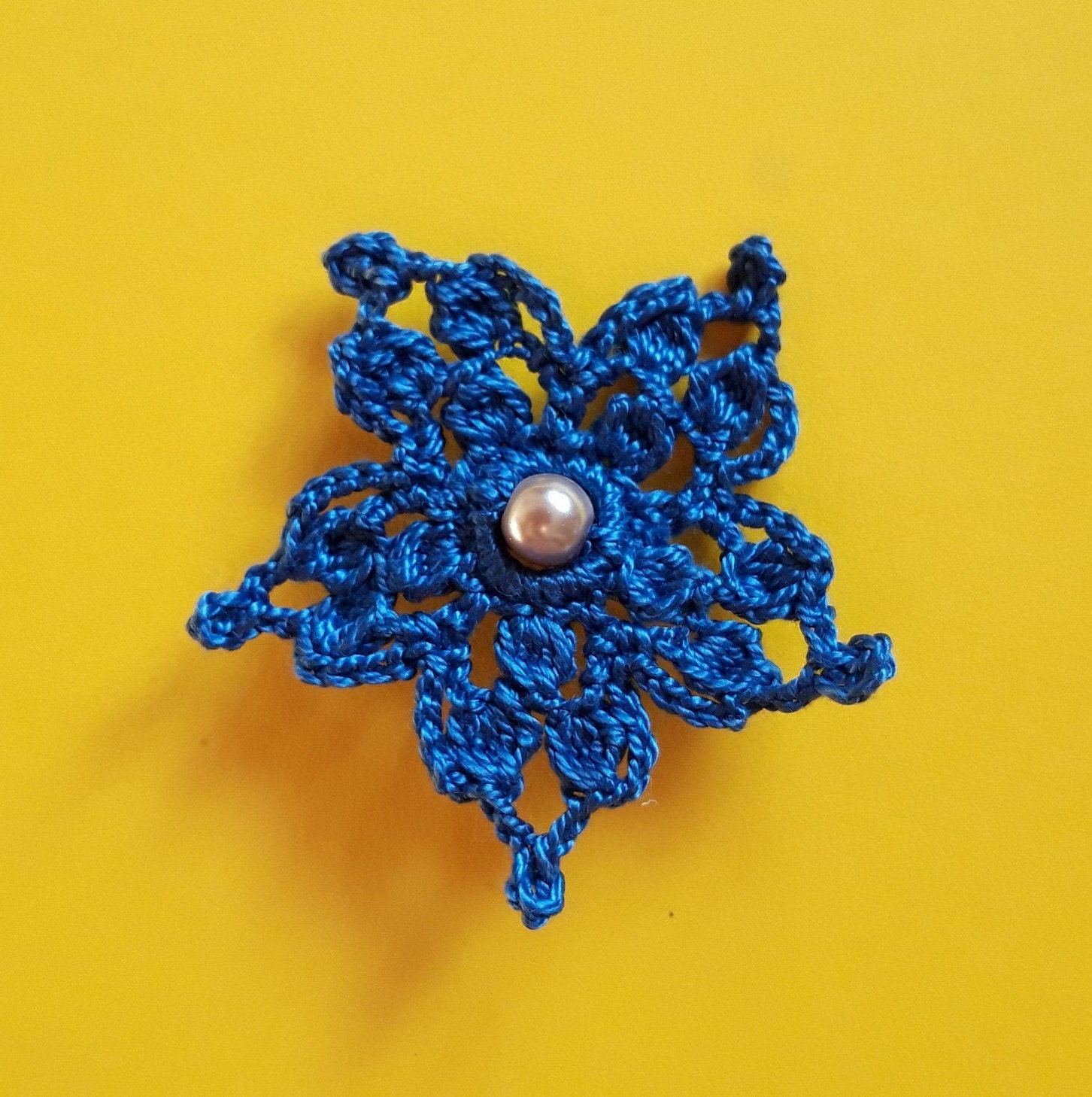 Brosche Mit Spitzen Gehäkelt, Blau von crochet4angel