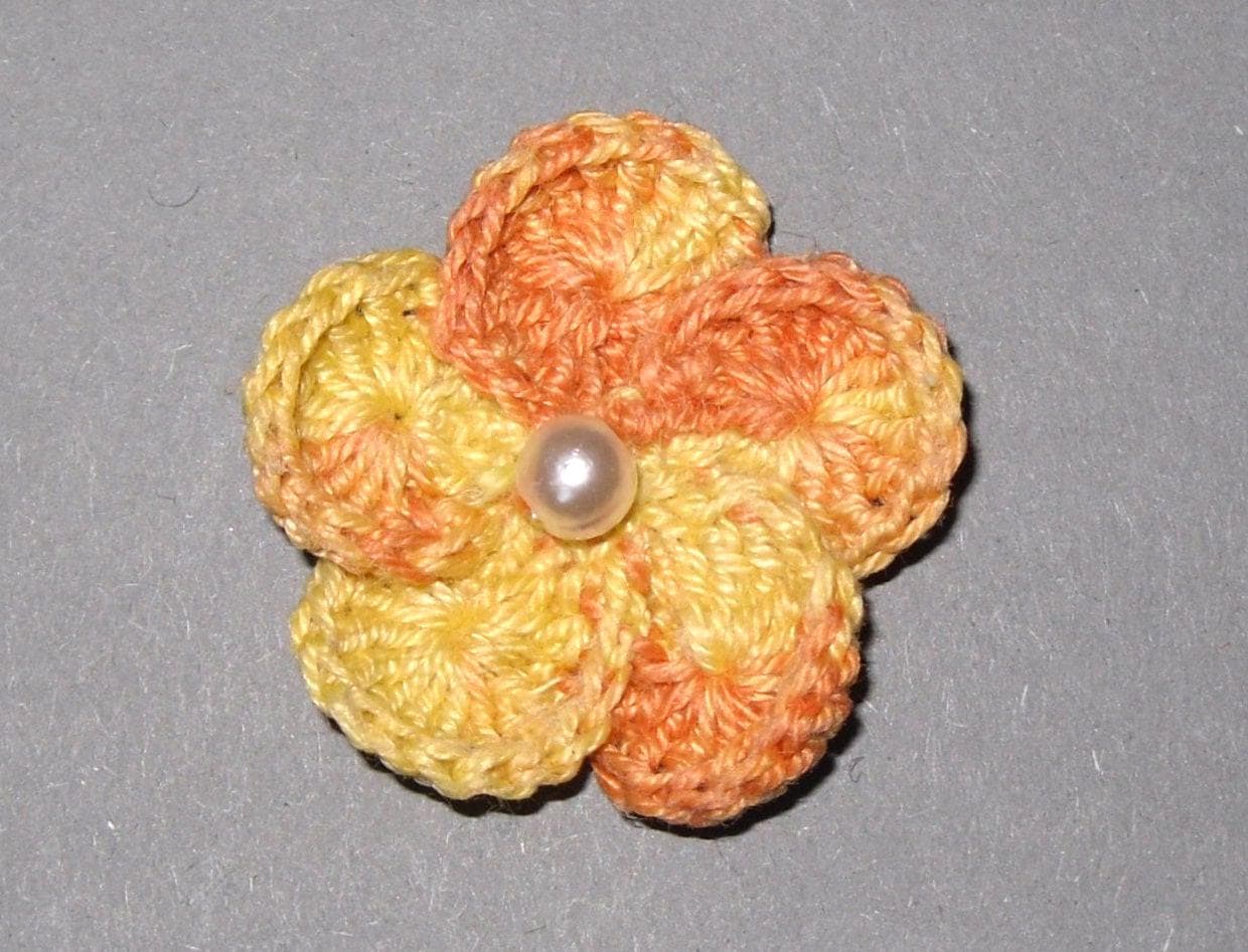 Häkelapplikation Blüte, Apricot/Gelb von crochet4angel