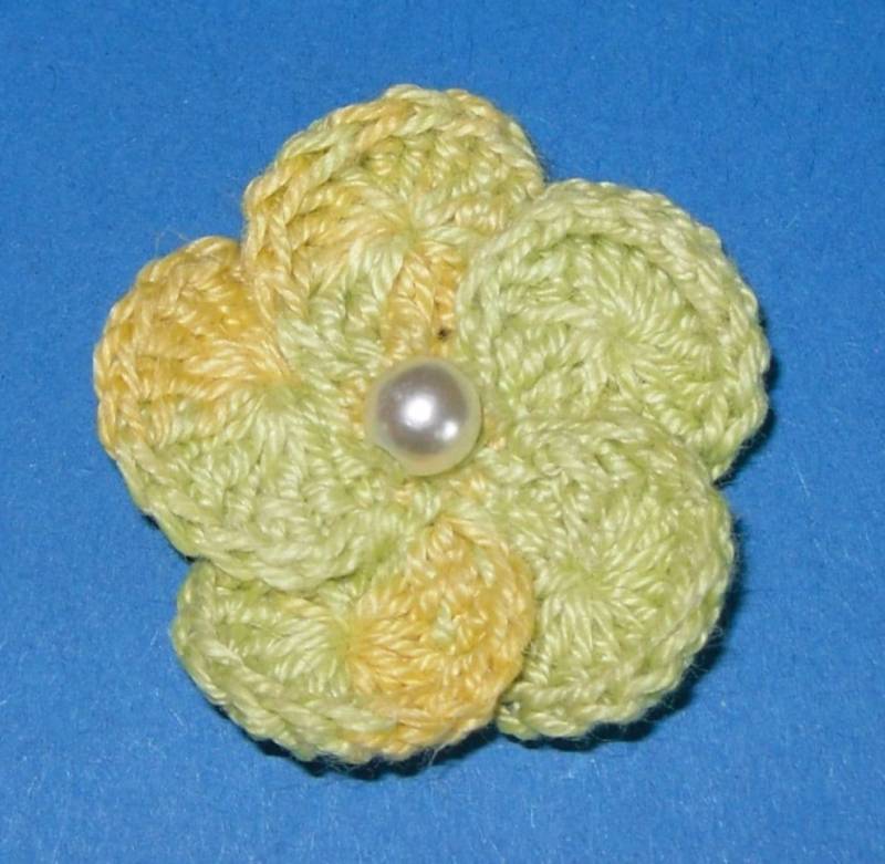 Häkelapplikation Blüte, Grün-Gelb, Orange von crochet4angel