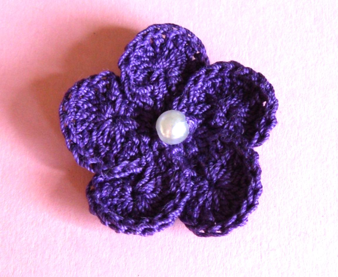 Häkelapplikation Lila Blüte von crochet4angel