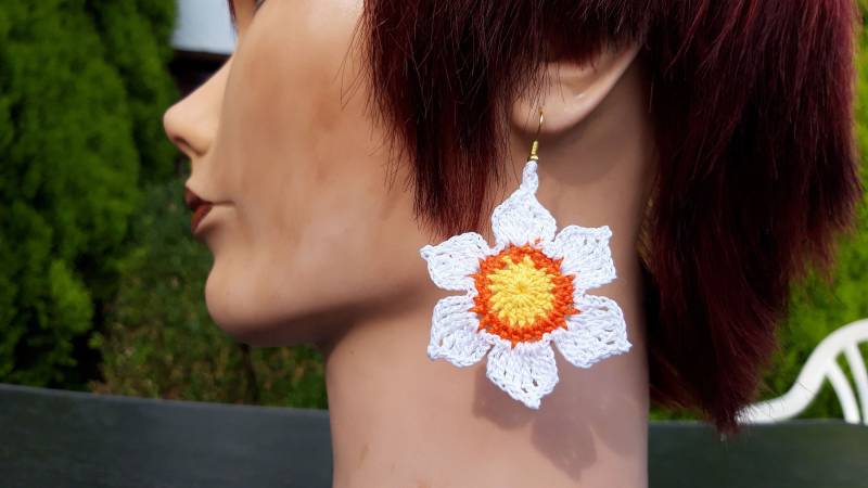 Ohrringe Blüte Gehäkelt Weiß Gelb Orange von crochet4angel