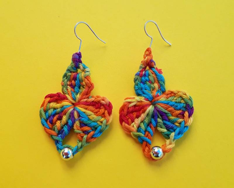 Ohrringe Herz Gehäkelt Bunt Mit Perle von crochet4angel