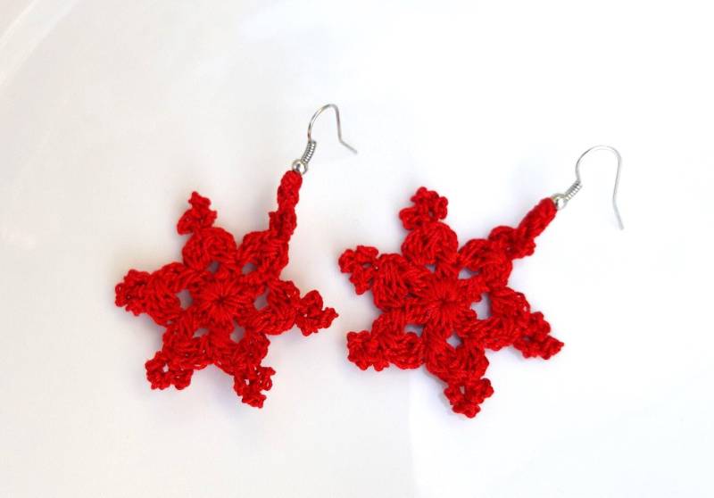 Schneeflocken-Ohrringe Gehäkelt Rot, Elegant von crochet4angel