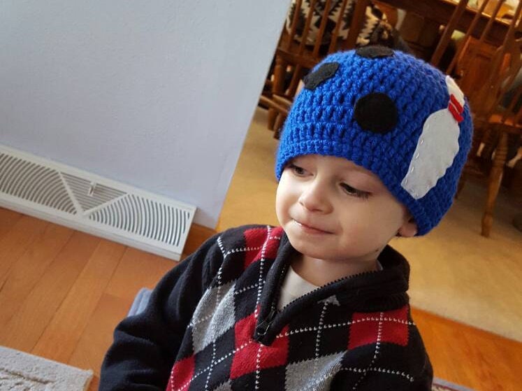 Gehäkelte Bowling Baby Mütze Blaue Kugel & Pin Mütze von crochetedbycharlene