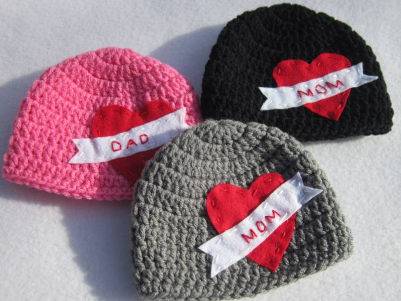 Gehäkelte Mom Tattoo Baby Mütze Valentinstag Fotorequisite von crochetedbycharlene