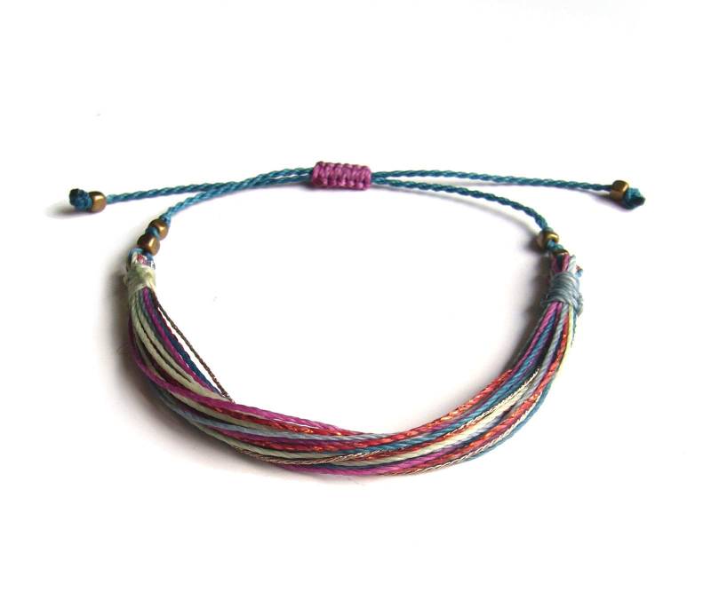 Armband Makramee, Micromacrame Bracelet, Makrameeschmuck, Geschenk Für Frau, Bunt, Multistrand, Würfelperlchen von crochetjewelsetsy