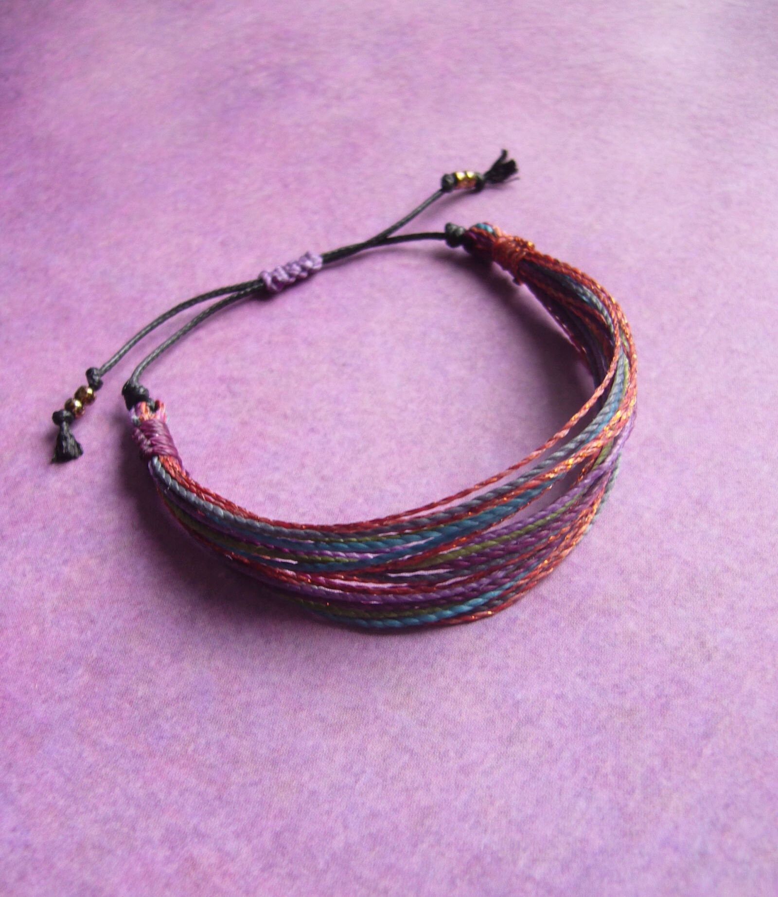 Armband Makramee, Micromacrame Bracelet, Makrameeschmuck, Geschenk Für Frau, Bunt, Multistrand von crochetjewelsetsy