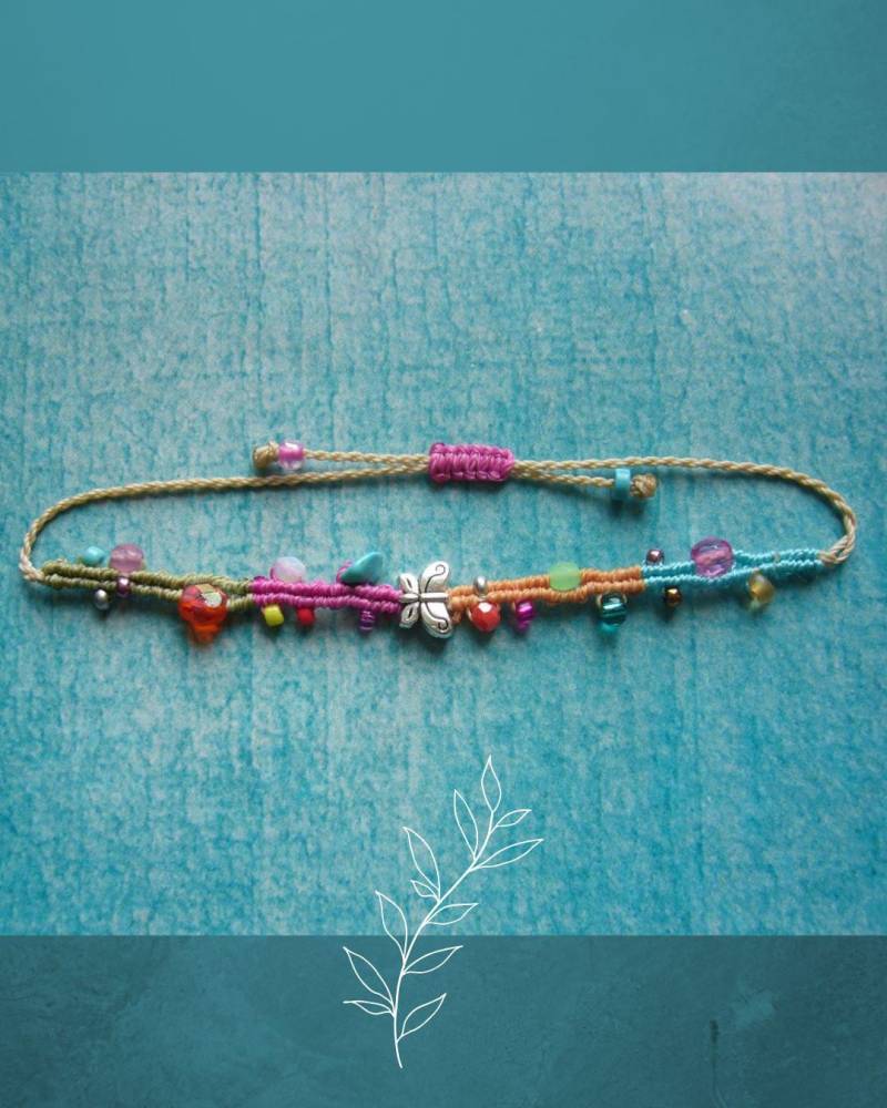 Makramee Armband, Micromacrame Bracelet, Boho, Bunt, Boho-Armband, Glasperlen, Rocailles, Metallperle Schmetterling, Türkissplitter von crochetjewelsetsy