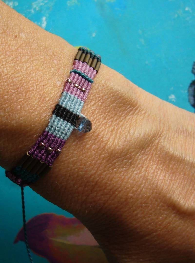 Makramee Armband, Micromacrame Bracelet, Geschenk Für Frau, Bunt, Boho von crochetjewelsetsy