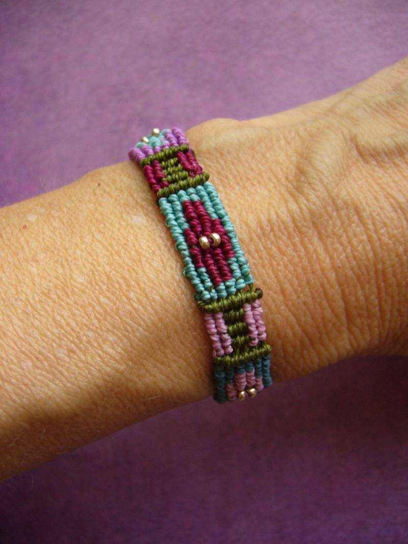 Makramee Armband, Schmuck, Micromacrame Bracelet, Bunt von crochetjewelsetsy