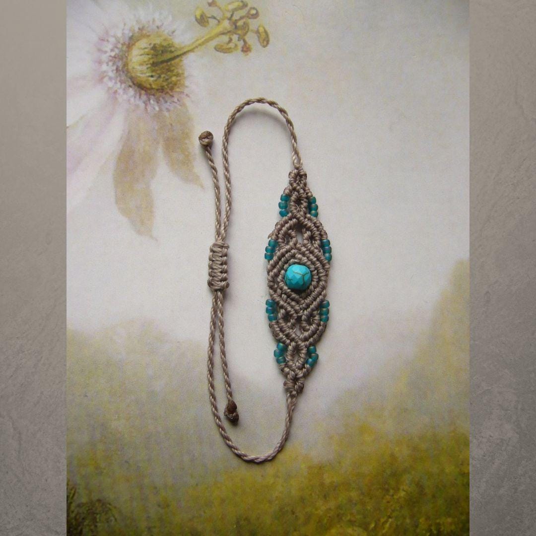 Makramee Armband, Schmuck, Micromacrame Bracelet, Filigran, Sand, Natur, Türkisperle, Rocailles von crochetjewelsetsy