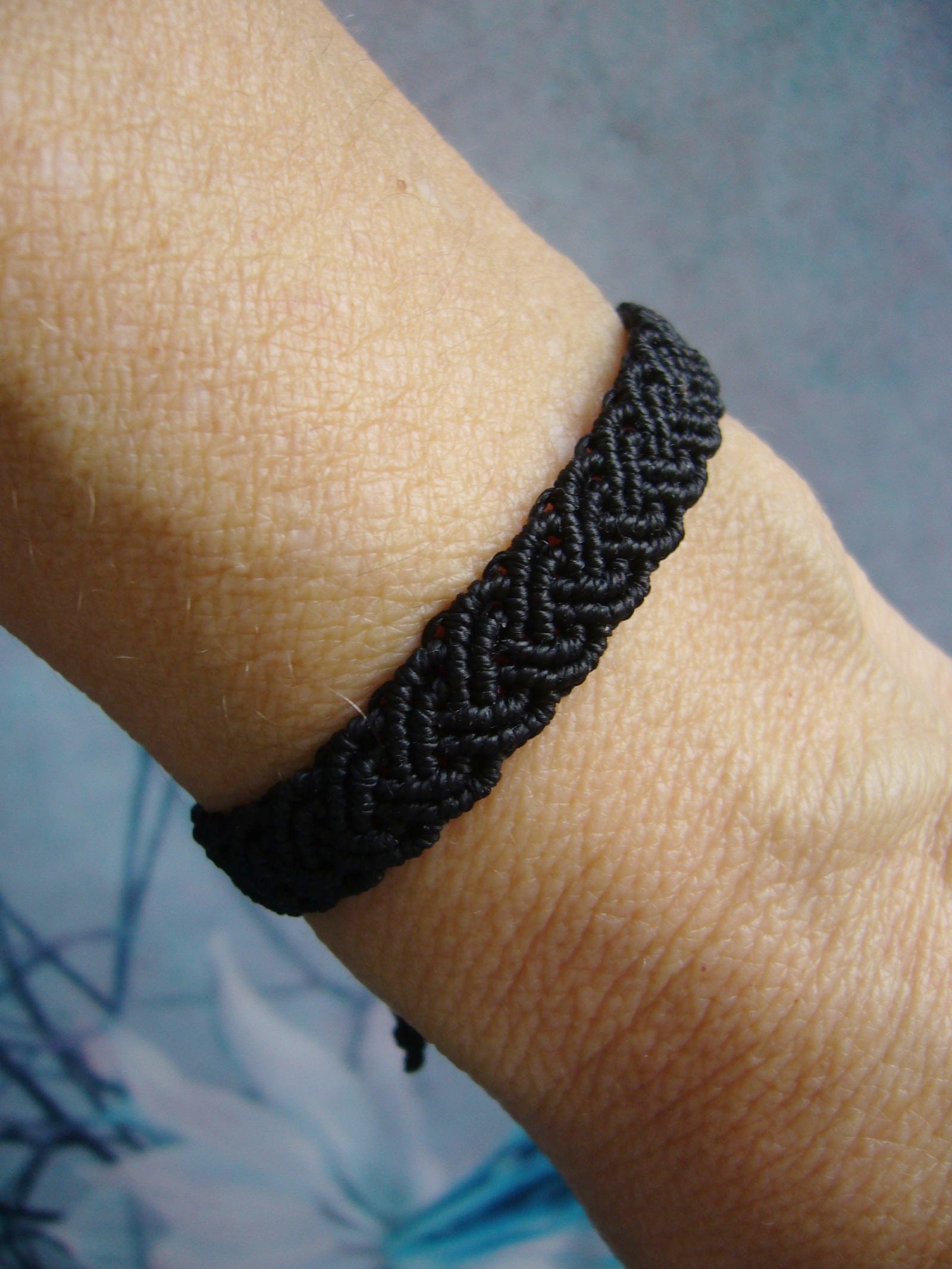 Makramee Armband, Schmuck, Micromacrame Bracelet, Lässig, Schwarz, Unisex von crochetjewelsetsy