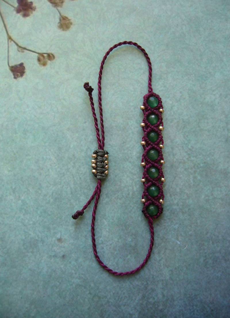 Makramee Armband, Schmuck, Micromacrame Bracelet, Weinrot, Aventurin Perlen, Rocailles von crochetjewelsetsy