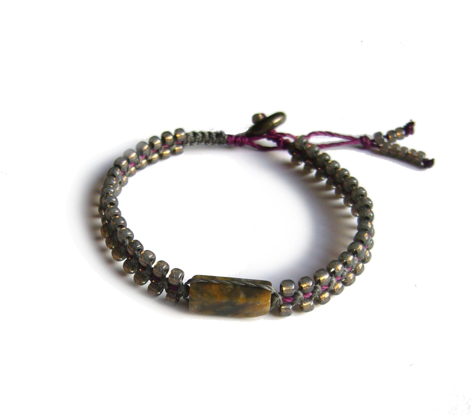 Makramee Armband Jaspis Pyrit Perle Micromacrame Bracelet Oliv Weinrot Bordeaux Miyuki Rocailles von crochetjewelsetsy