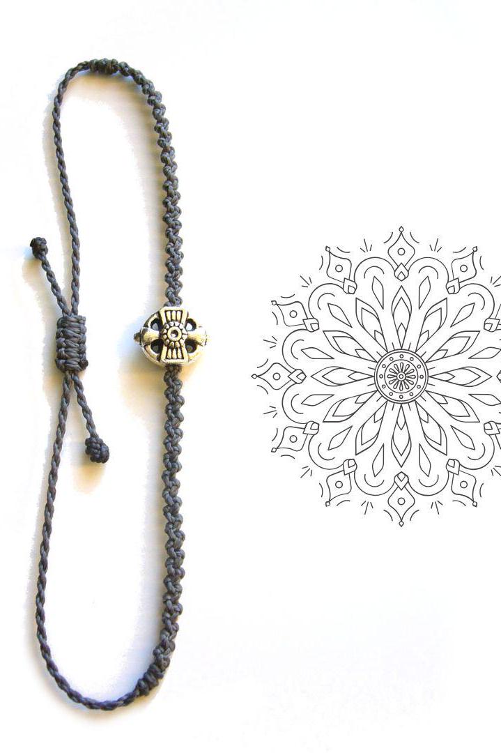 Makramee Armband Micromacrame Bracelet Anthrazit Mikromakramee Minimalistisch Filigran Glasschliffperle Rocailles Metallperle Dainty von crochetjewelsetsy