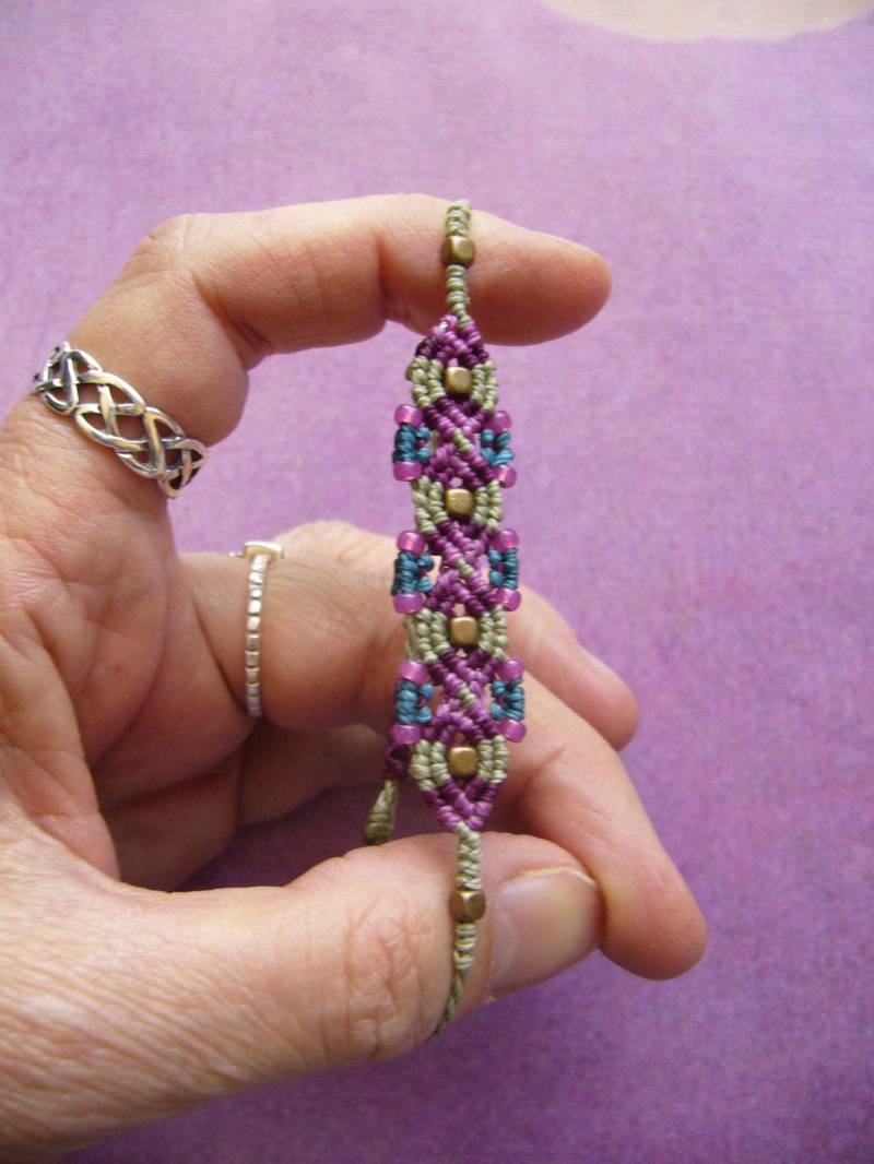 Makramee Armband Micromacrame Bracelet Bunt Mikromakramee Filigran Miyuki Rocailles Metallcubes von crochetjewelsetsy