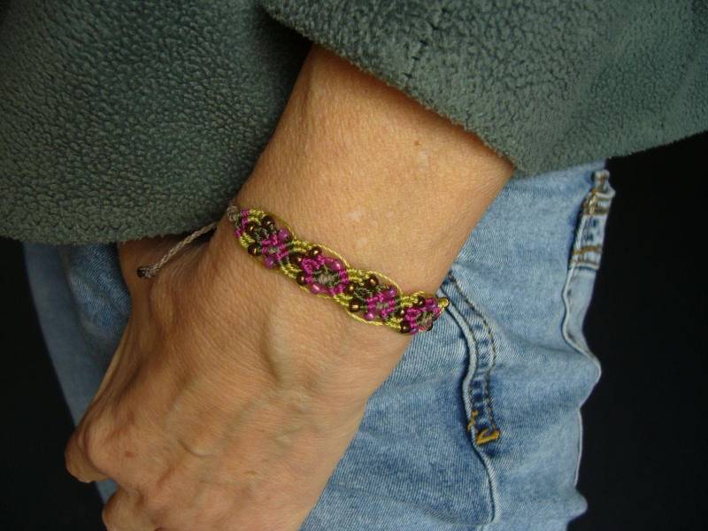 Makramee Armband Micromacrame Bracelet Bunt Mikromakramee Filigran Rocailles von crochetjewelsetsy