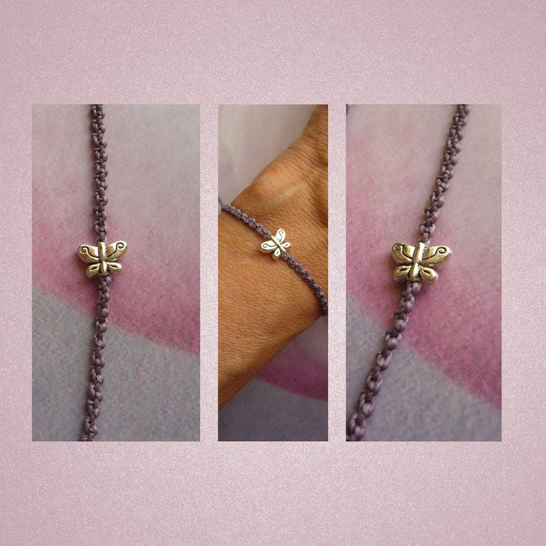 Makramee Armband Micromacrame Bracelet Flieder Helllila Mikromakramee Minimalistisch Filigran Schmetterling Metallperle von crochetjewelsetsy