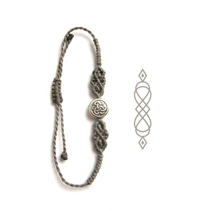 Makramee Armband Micromacrame Bracelet Grau Mikromakramee Filigran Metallperle von crochetjewelsetsy