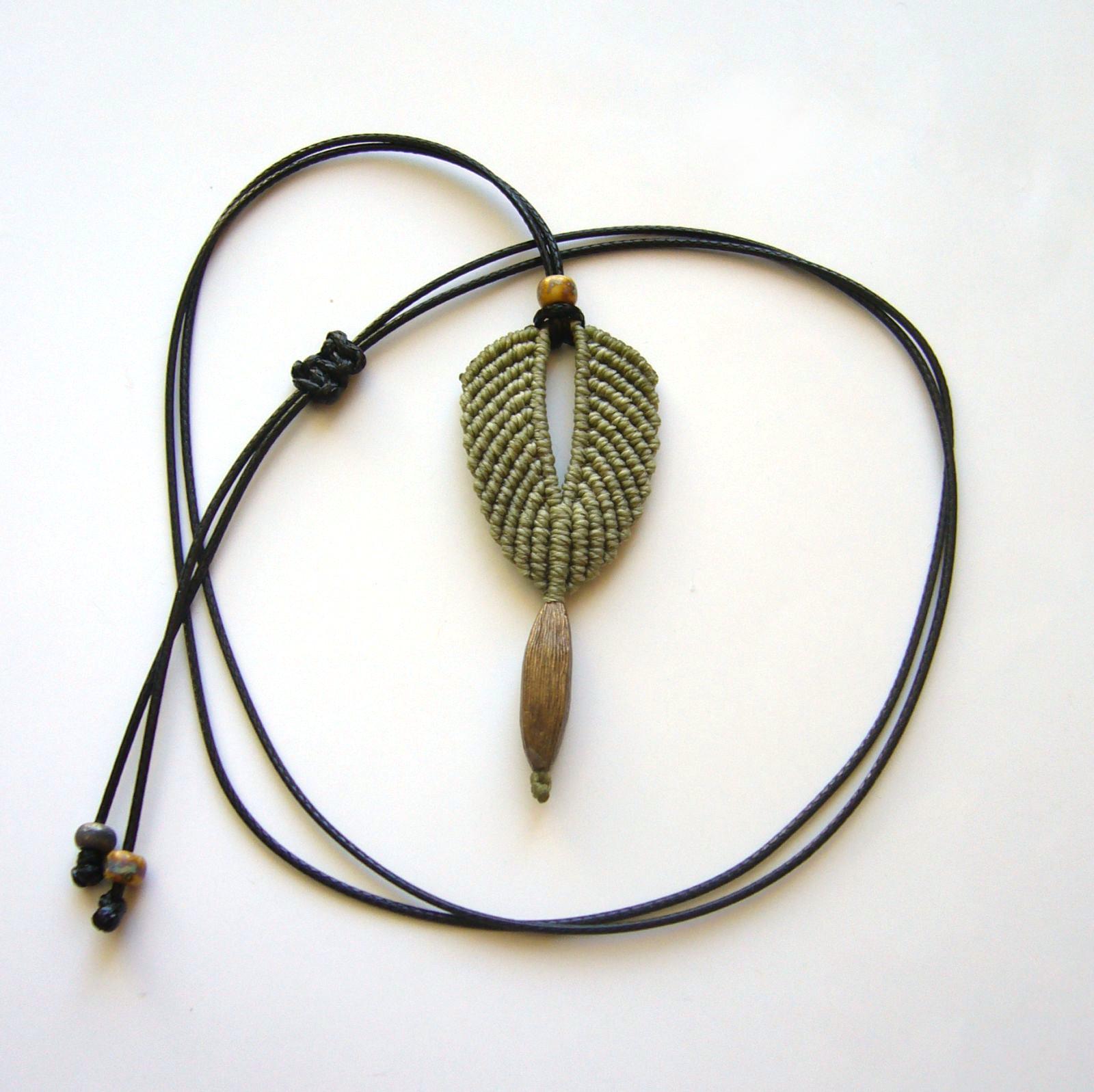 Makramee Kette, Micromacrame Necklace, Hippie, Boho, Grün, Helloliv, Metallperle, Rocailles, Verstellbar, Sommer von crochetjewelsetsy