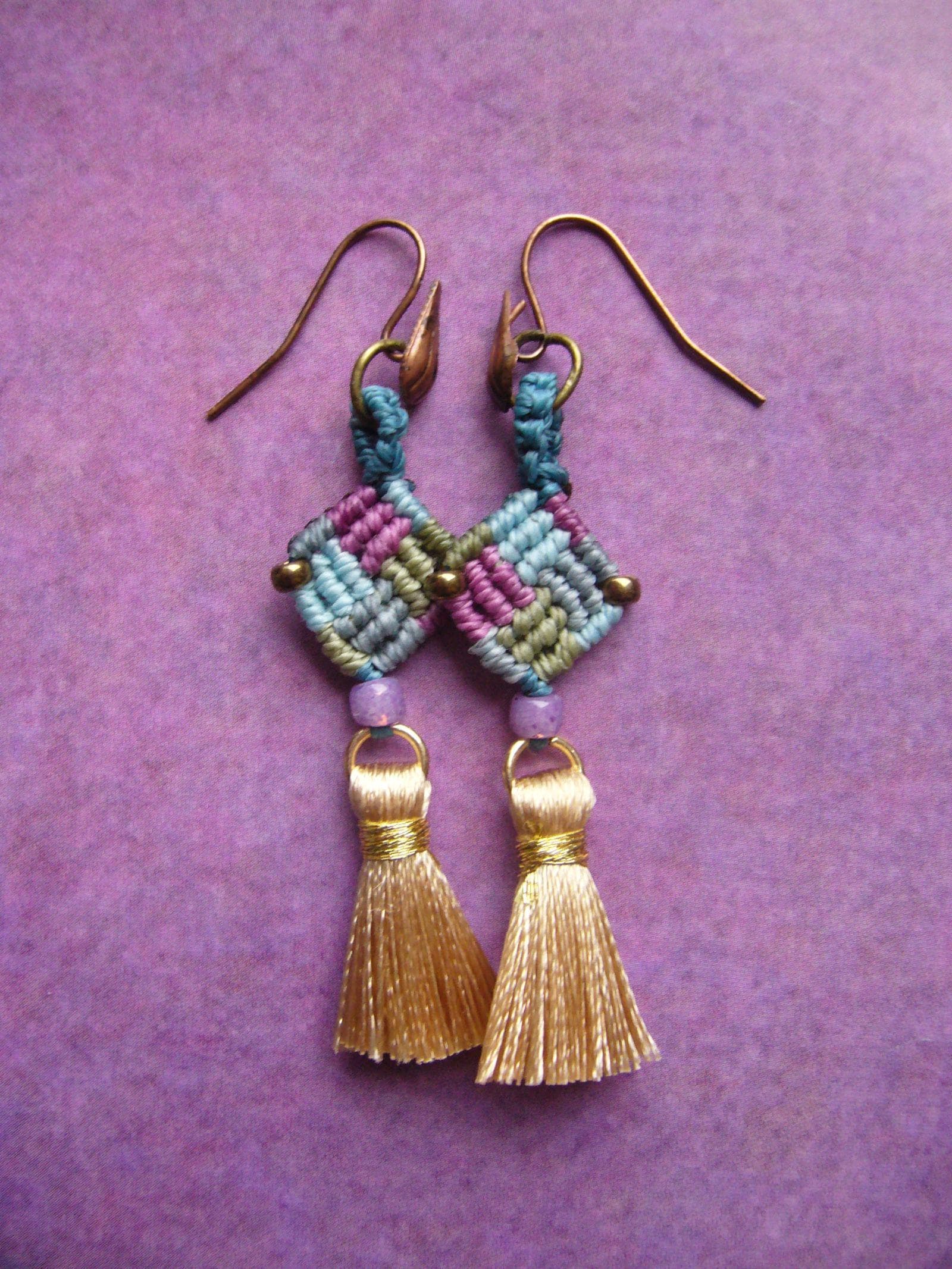 Makramee Ohrringe, Ohrhänger, Micromacrame Earrings, Geschenk Für Frau, Tassel, Bohoschmuck, Quasten von crochetjewelsetsy