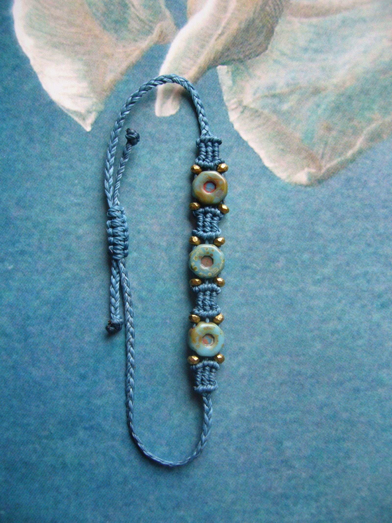 Mikromakramee Makramee Armband Micromacrame Bracelet Octo Beads Metallperlen Petrol Teal Boho von crochetjewelsetsy