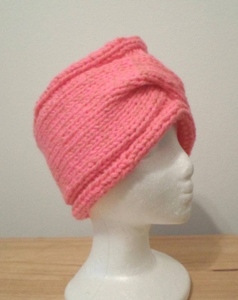 Gestricktes Stirnband - Großes Gestrickt in Zwei Formen Von Rosa Mit Einem Zopfmuster Der Vorderseite Frauen Oder Mädchen Größe M/L Gestricktes Stirnband - Großes Gestrickt in Zwei Formen Von Rosa Mit Einem Zopfmuster Der Vorderseite Frauen Oder Mädchen Größe M/L von crochetknittingqueen