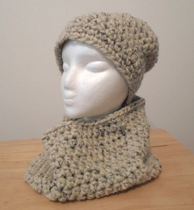 Hut & Gugel - Häkelhut Mit Aus Beige Gemischtem Acrylgarn Größe M von crochetknittingqueen