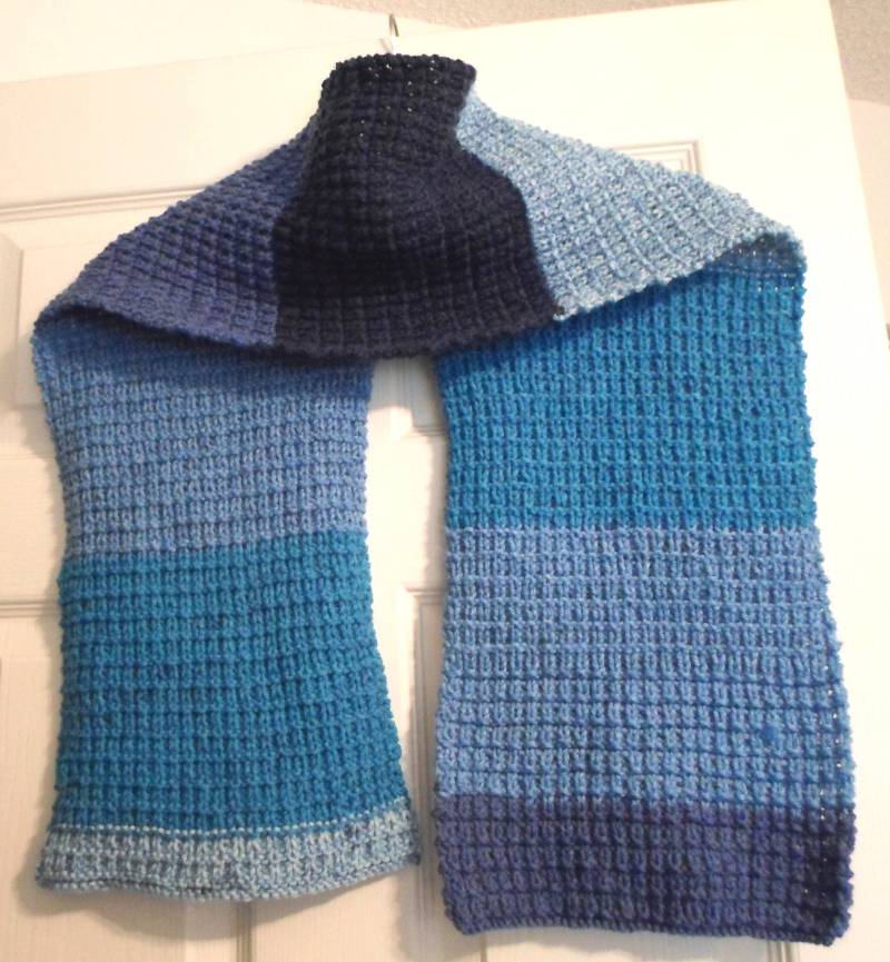 Langer Schal - Handgestrickter Langer Für Männer Oder Frauen Kinder in Einem Mix Von Blautönen Aus Acrylgarn Langer Schal - Handgestrickter Langer Für Männer Oder Frauen Kinder in Einem Mix Von Blautönen Aus Acrylgarn von crochetknittingqueen