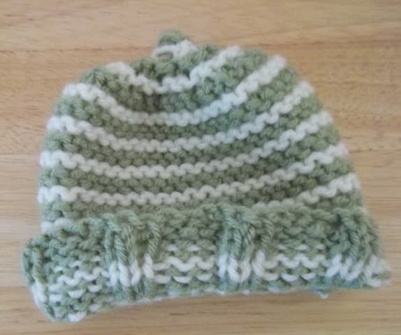 Mütze - Handgestrickte Neugeborenen Baby Frühchen in Grün Und Weiß Mütze - Handgestrickte Neugeborenen Baby Frühchen in Grün Und Weiß von crochetknittingqueen