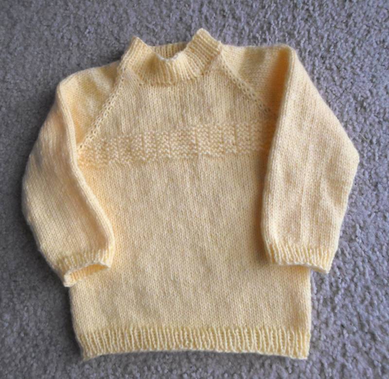 Pullover - Handgestrickter Raglan in Gelb Für Baby Jungen Oder Mädchen 6 12 Monate von crochetknittingqueen