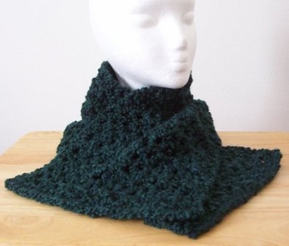 Schal - Gehäkelter in Dunkelgrün Für Frauen Oder Männer Kinder Schal - Gehäkelter in Dunkelgrün Für Frauen Oder Männer Kinder von crochetknittingqueen
