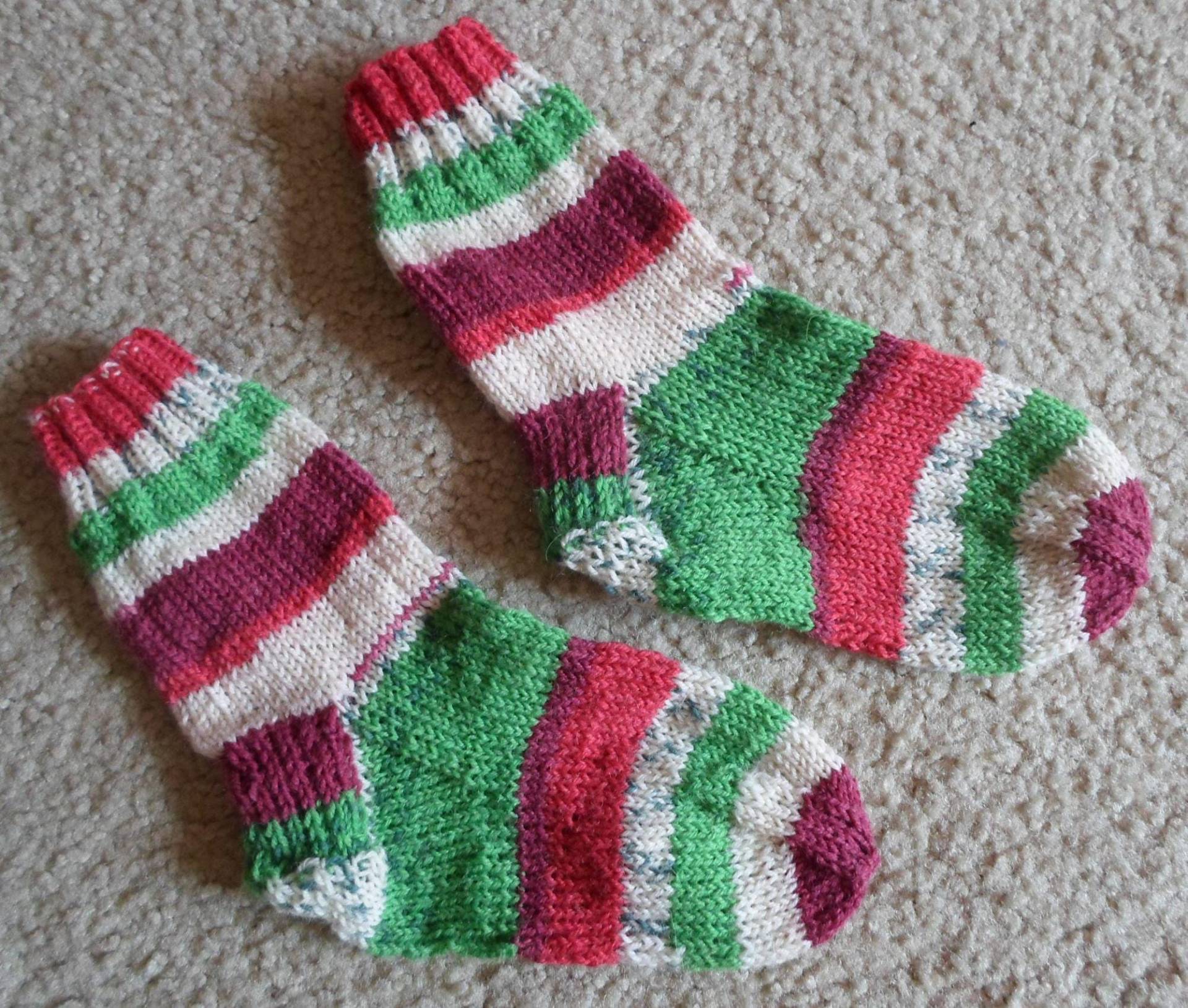 Weihnachtssocken Für Kleinkinder - Handgestrickte Socken Schuhgröße 3-4 T, Kinder, Alter Jahre von crochetknittingqueen