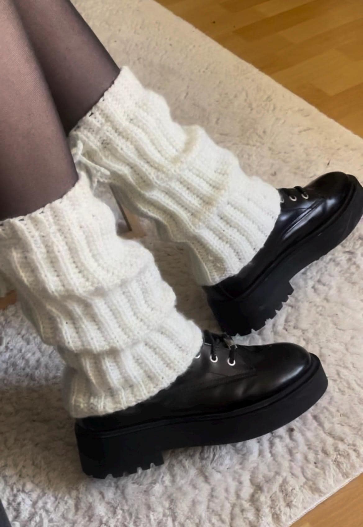 Crochet Bow Legwarmers - Handmade von crochetstuffbysophie