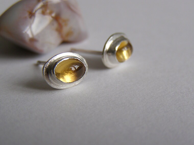 Ovale Ohrstecker Sterling Silber | Kleine Citrin Edelstein Handgemachte, Moderne Ovale Ohrstecker Sterling Silber | Kleine Citrin Edelstein Handgemachte, Moderne von crocusjewellery