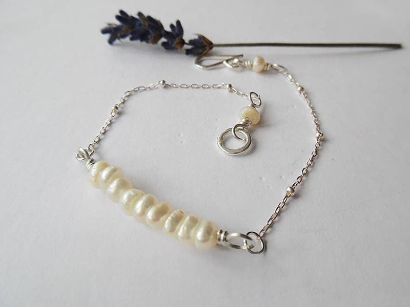Sterling Silber Perlen Armband | Silver Pearl Bar-Armband Zierliche Perlenarmband Edelstein-Armband Stapelbar Sterling Silber Perlen Armband | Silver Pearl Bar-Armband Zierliche Perlenarmband Edelstein-Armband Stapelbar von crocusjewellery