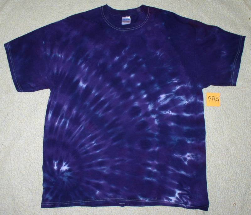 Purple Tie Dyed Xl Shirt, Rain Kollektion, Pr5 von croquettiedye