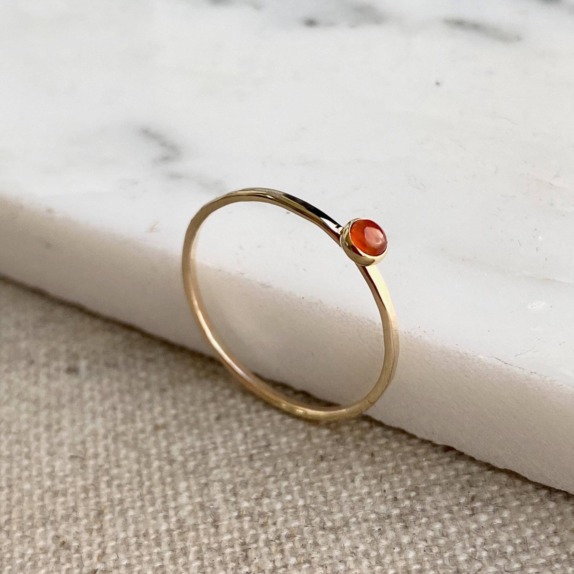 Goldring Karneol, Stapelring, Edelsteinring, Stapelring Zarter Schmuck, Minimalist, Handgemachter Geschenk Goldring Karneol, Stapelring, Edelsteinring, Stapelring Zarter Schmuck, Minimalist, Handgemachter Geschenk von crystalstonelondon