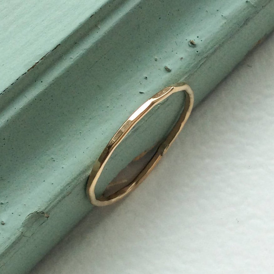 Massiver Gold 1 Mm Dünner Ring, Echtgold Zierlicher Minimalistisch, Handgemachter Schmuck, Geschenk Massiver Gold 1 Mm Dünner Ring, Echtgold Zierlicher Minimalistisch, Handgemachter Schmuck, Geschenk von crystalstonelondon